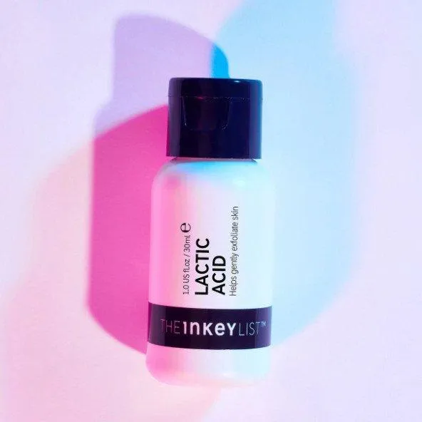 The Inkey List Lactic Acid 10% + HA 1% Serum với thiết kế hai tone màu trắng, đen quen thuộc đến từ thương hiệu ( Nguồn: internet)