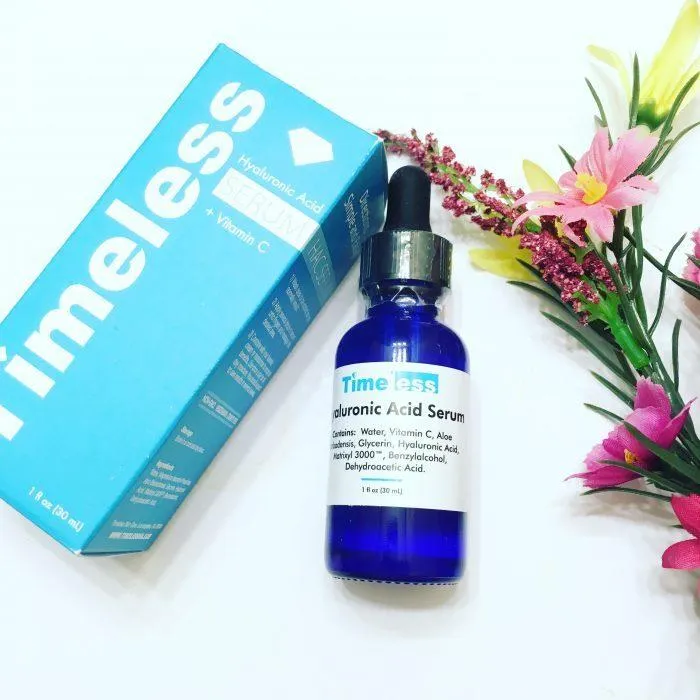 Bao bì đơn giản nhưng hiệu quả của Tinh chất cấp ẩm sáng da Timeless Hyaluronic Acid Vitamin C Serum (Nguồn: Internet)