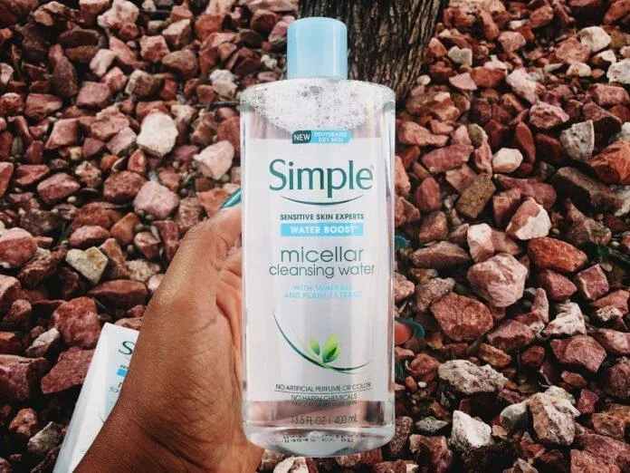 Simple Water Boost Micellar Cleansing Water (Ảnh: Internet)