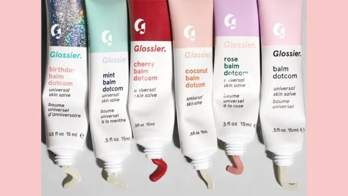 Mỹ phẩm Glossier: Châm ngôn vàng “Yêu thương làn da, trang điểm chỉ là thứ yếu”