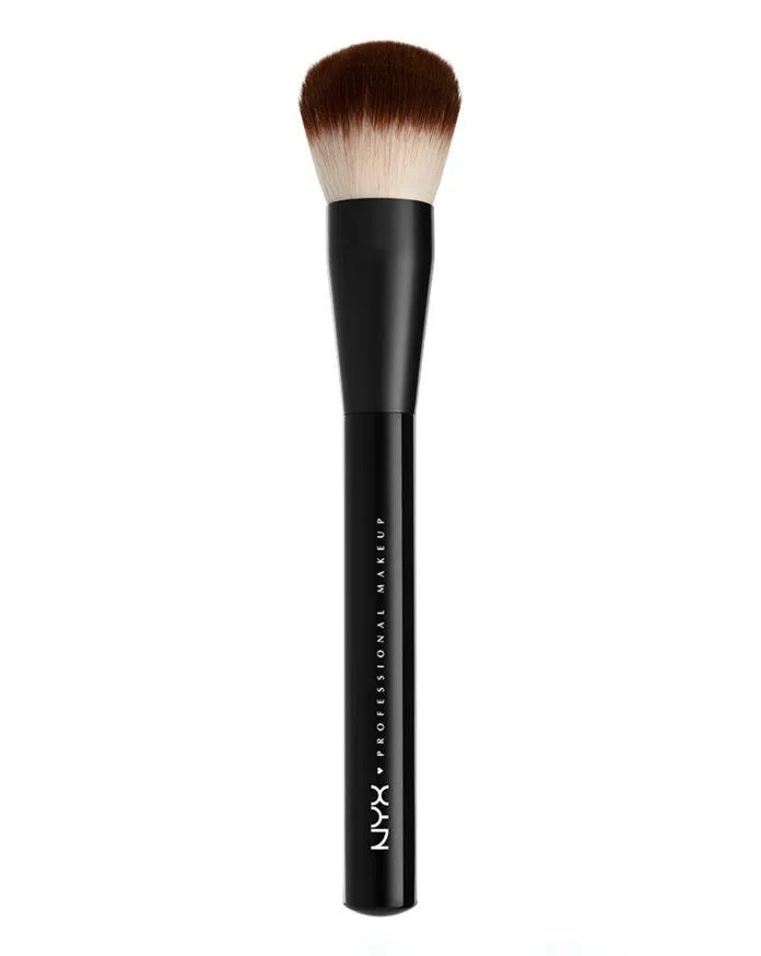 NYX Professional Makeup có đầu cọ chuyên dụng