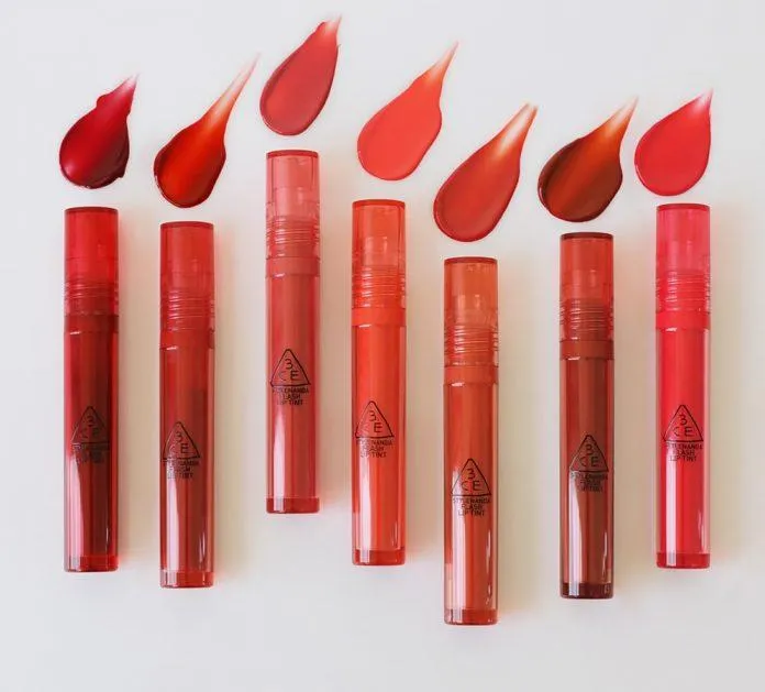 3CE Flash Lip Tint có thiết kế sắc màu tựa như những thỏi kẹo phủ đường sáng loáng. (nguồn: Internet)