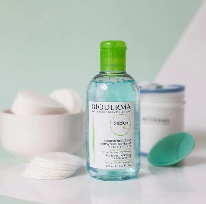 Nước tẩy trang làm sạch bã nhờn Bioderma Sébium H2O (Nguồn: Internet)