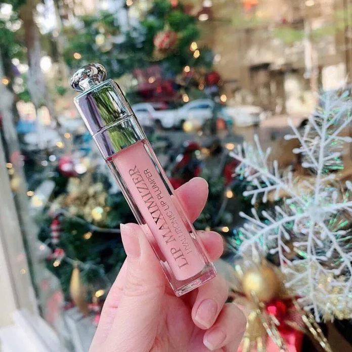 Son dưỡng môi Collagen Dior Lip Maximizer 001 có ánh nhũ nhẹ nhàng (Nguồn: Internet)