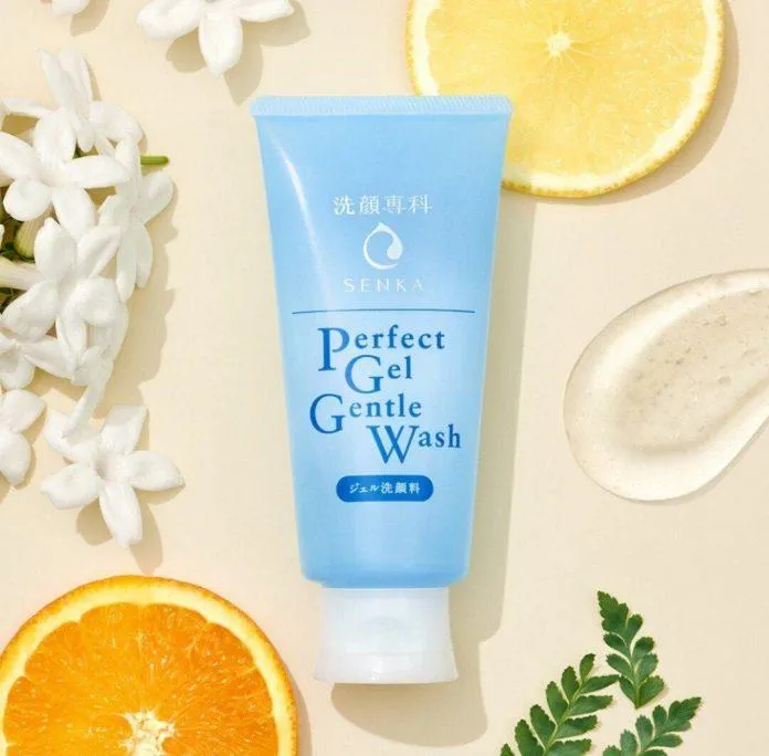 Gel rửa mặt nhẹ dịu Senka Perfect Gel Gentle Wash (Ảnh: Internet).