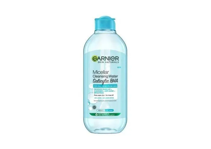 Nước tẩy trang Garnier Micellar Cleansing Water Salicylic BHA (xanh dương) (Ảnh: Internet).