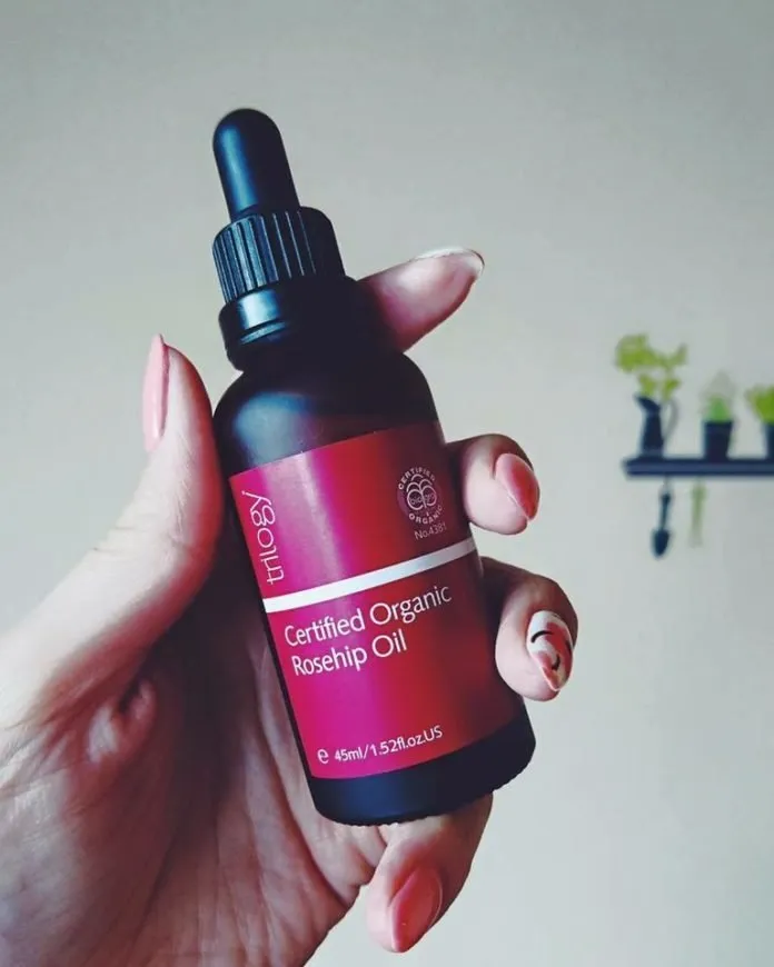 Review dầu dưỡng ẩm Trilogy Certified Organic Rosehip Oil