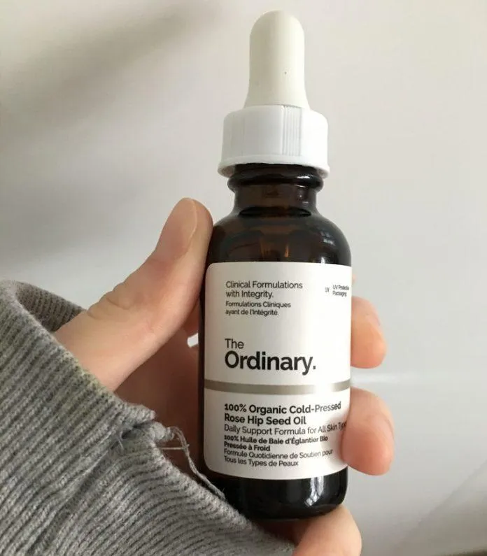 Dầu dưỡng The Ordinary 100% Organic Cold-Pressed Rose Hip Seed Oil có kích thước nhỏ gọn và xin xắn (ảnh: internet)