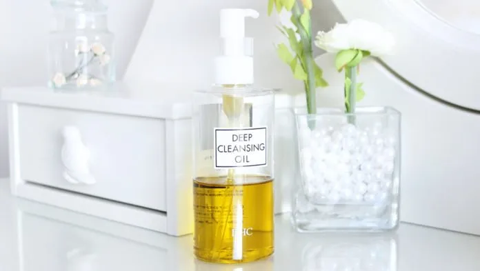 Review dầu tẩy trang cho da nhờn DHC Deep Cleansing Oil 