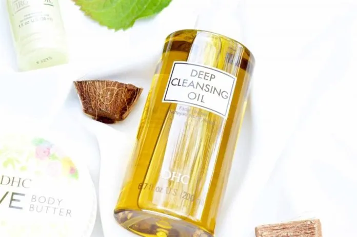 Review dầu tẩy trang cho da nhờn DHC Deep Cleansing Oil 