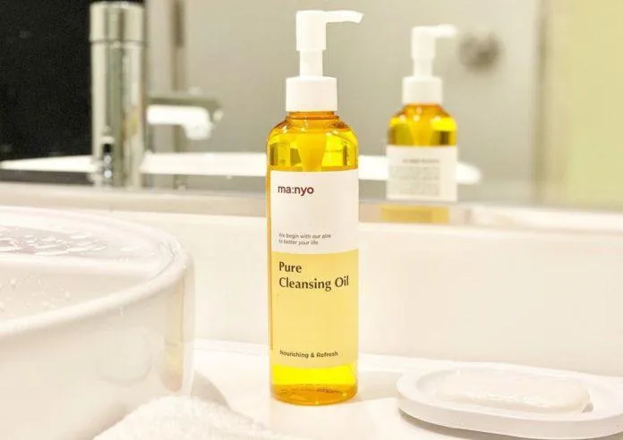 Thành phần của dầu tẩy trang Manyo Pure Cleansing Oil (Ảnh: Internet).