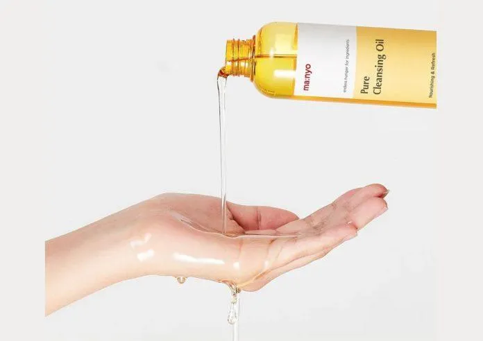 Thiết kế, bao bì của dầu tẩy trang Manyo Pure Cleansing Oil (Ảnh: Internet).