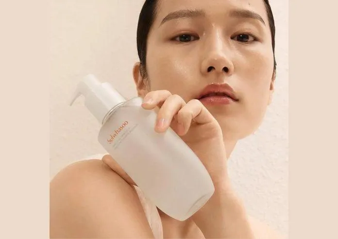 Bảng thành phần của dầu tẩy trang Sulwhasoo Gentle Cleansing Oil chứa nhiều thành phần lành tính (Ảnh: Internet).