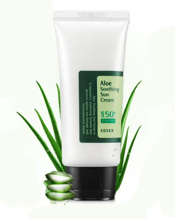 Kem chống nắng cosrx aloe soothing sun cream spf50 pa+++ có chứa chiết xuất từ lô hội làm tăng khả năng dưỡng ẩm cho da (Nguồn: Internet)