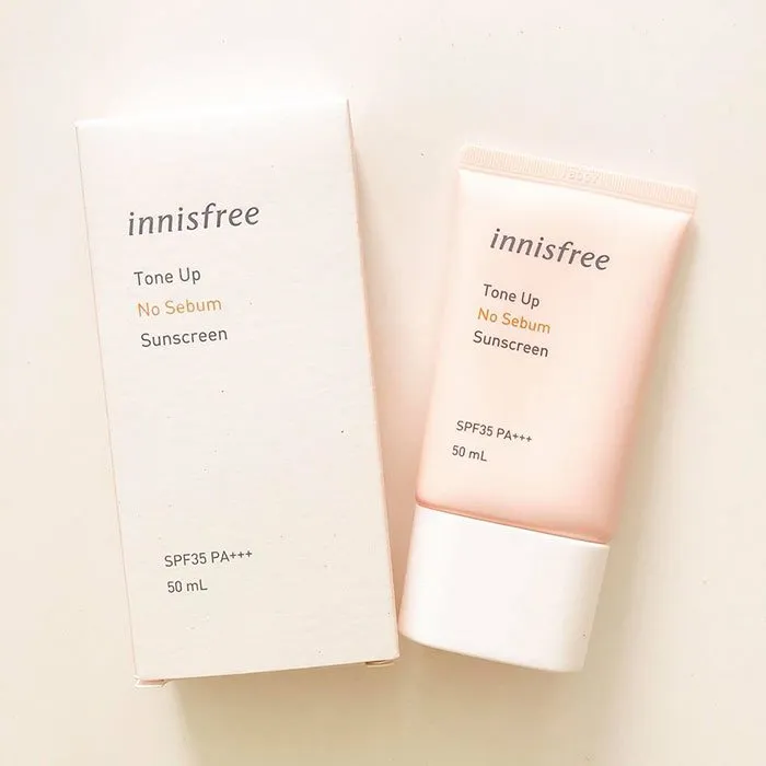 Innisfree Tone Up No Sebum Sunscreen có thiết kế đơn giản và đáng yêu. (nguồn: Internet)