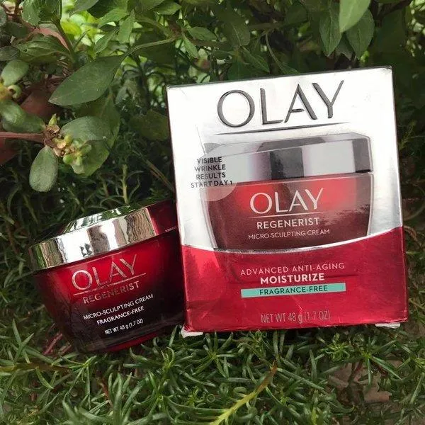 Kem dưỡng ẩm chống lão hóa Olay Regenerist Micro-Sculpting Cream không chứa Sulfates, cồn, dầu khoáng, mùi hương (ảnh: internet). 