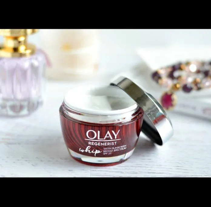 Kem dưỡng da chống lão hóa Olay Regenerist Whip 50 gram (Ảnh: Internet).