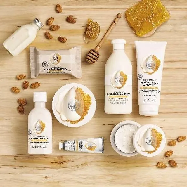 Các sản phẩm trong dòng dưỡng da Almond Milk and Honey của nhà The Body Shop (nguồn: Internet)