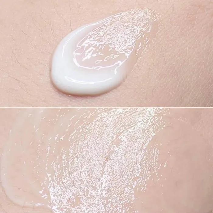 Texture của kem dưỡng SVR SEBIACLEAR Mat + Pores