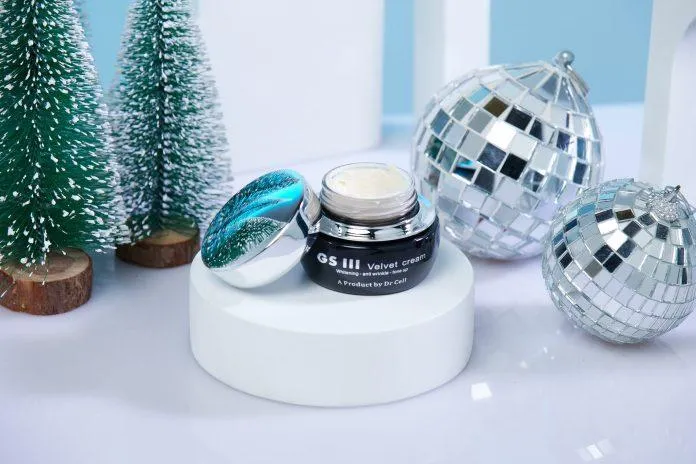 Kem dưỡng trắng da ban ngày Dr Cell GSIII Velet Cream có kết cấu thẩm thấu nhanh cho da, mùi thơm dễ chịu (Ảnh: internet)