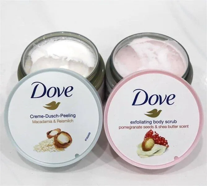 Kem tắm tẩy tế bào chết Dove Creme Dusch Peeling Macadamia & Reismilch có kết cấu sệt, hạt mịn và hương thơm ngọt dịu (ảnh: internet)