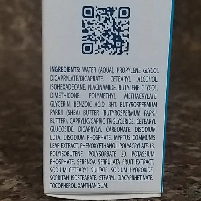 Bảng thành phần của kem trị mụn Ducray Keracnyl PP Anti-blemish Soothing Cream được ghi trên hộp giấy (Nguồn: Blogphunu.edu.vn)