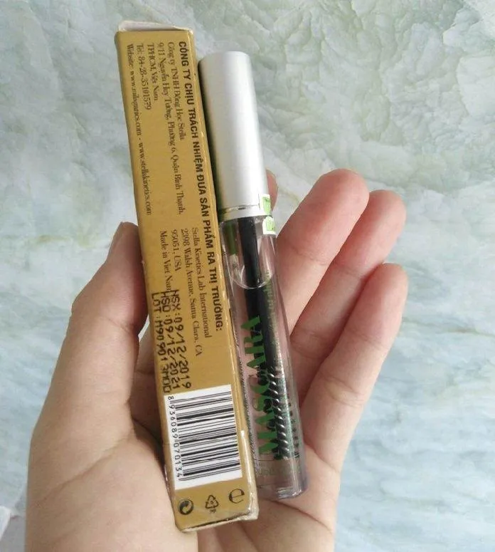 Trên tay mascara dầu dừa Milaganics