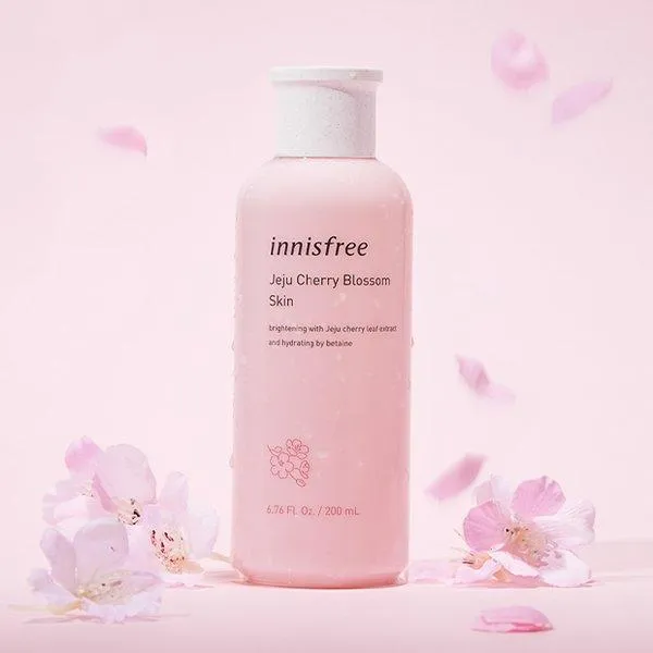 Hoa anh đào làm nên công dụng của Innisfree Jeju cherry Blossom Skin