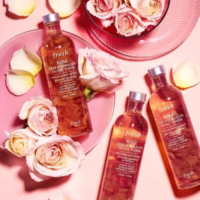 Fresh Rose Deep Hydration Facial Toner có bao bì vô cùng sang trọng và đẹp mắt