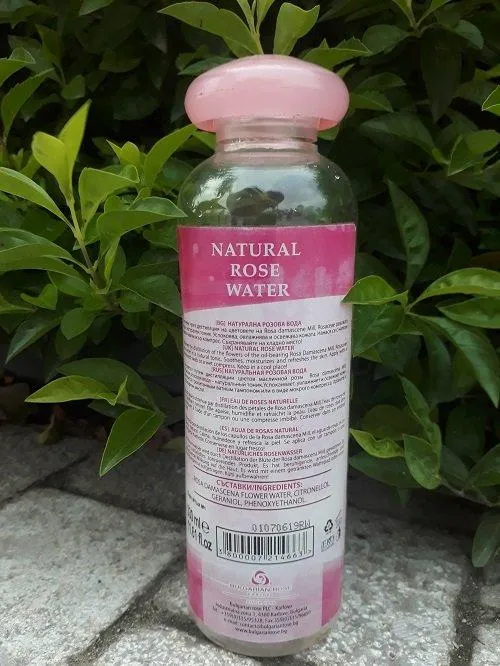 Thành phần in mặt sau thân chai toner (ảnh: Blogphunu.edu.vn).