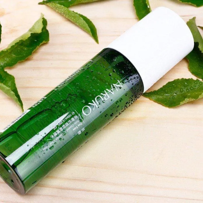 Naruko Tea Tree Toner có nhiều ưu điểm từ bao bì đến công dụng (Nguồn: Internet)