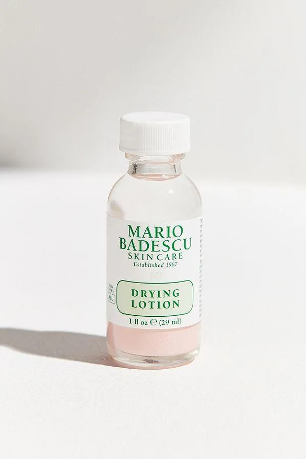 Chấm mụn Mario Badescu Dying Lotion có công dụng làm xẹp mụn hiệu quả. (nguồn: Internet)