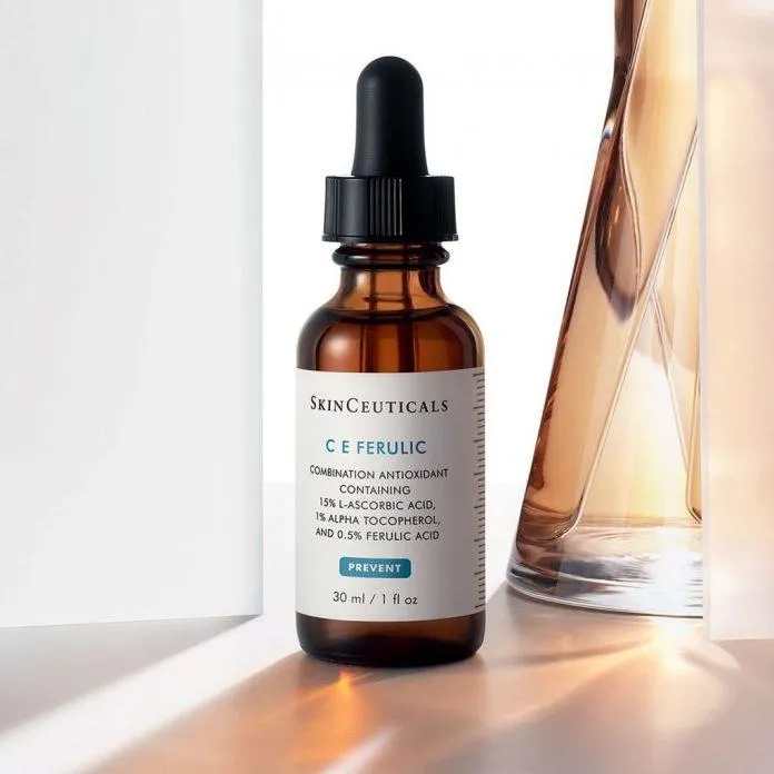 Serum Skinceuticals Vitamin CE Ferulic có đầu ống nhỏ giọt tiện lợi (Nguồn: Internet)