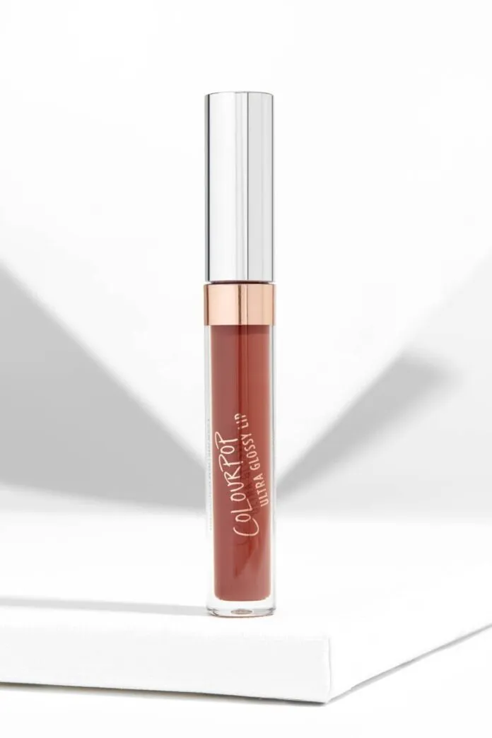 Thiết kế bên ngoài đồng nhất của các thỏi son đến từ nhà Colourpop (nguồn: Internet)