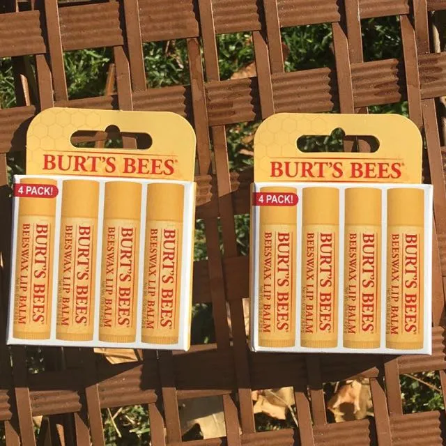 Review son dưỡng Burts Bee Natural Moisturizing Beeswax Lip Balm: cho môi căng mọng bảo vệ môi beeswax burts bee dưỡng môi lành tính Mỹ mỹ phẩm Mỹ review mỹ phẩm review son dưỡng sáp ong son dưỡng son dưỡng bình dân son dưỡng burts bee son dưỡng Burt’s Bee Natural Moisturizing Beeswax Lip Balm son dưỡng giá rẻ son dưỡng sáp ong son dưỡng tốt bình dân son môi nổi tiếng thương hiệu burts bee trị thâm môi