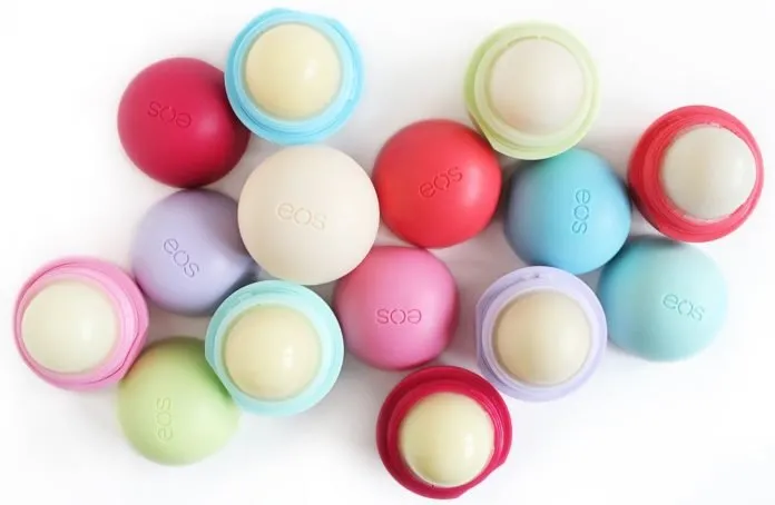 Review son dưỡng môi hình quả trứng EOS Smooth Sphere Lip Balm