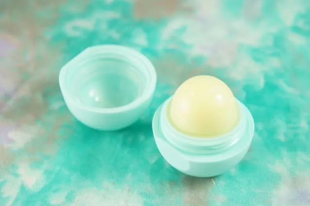 Son dưỡng môi EOS Smooth Sphere Lip Balm