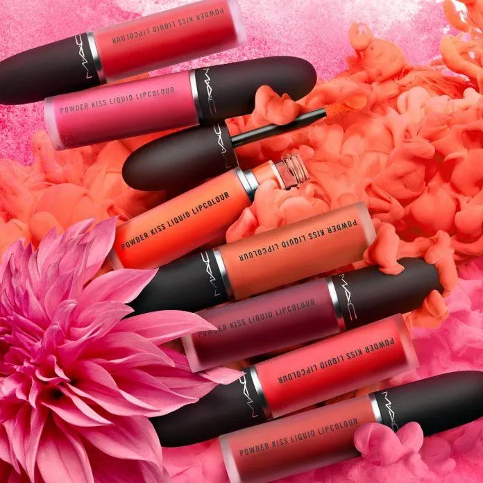 MAC Powder Kiss Liquid Lipcolour với thiết kế độc đáo mà không kém phần đẳng cấp. (nguồn: Internet)