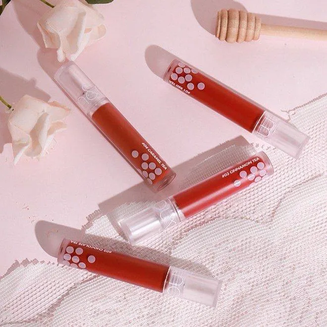 Thiết kế ngọt ngào, đáng yêu của thỏi son "trà sữa" Romand Milk Tea Velvet Tint. (nguồn: Internet)