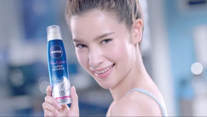 Nivea Pearl White Super Mousse Facial Cleanser