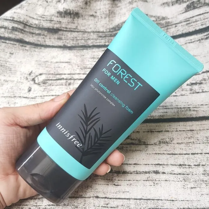 Innisfree Forest For Men Oil Control Cleansing Foam là một lựa chọn hợp lý cho các chàng trai da dầu. (ảnh: Internet)