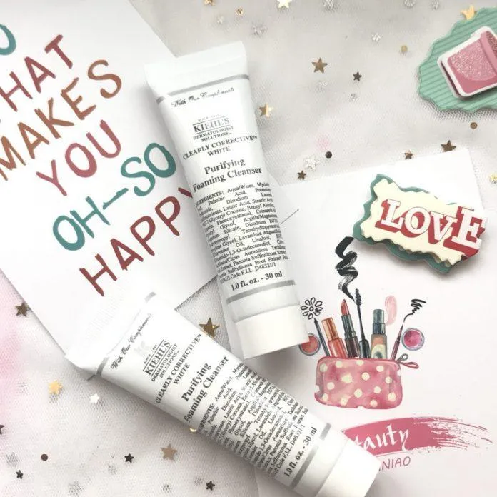 Review sữa rửa mặt Kiehls Clearly Corrective Brightening & Exfoliating Cleanser: Làm sạch sâu và sáng da Bạch Dương BHA (Salicylic Acid) da nhạy cảm dưỡng da Dưỡng trắng Dưỡng trắng da Đá Ngọc Trai gel tẩy tế bào chết hoa mẫu đơn Kiehls làm sạch da làm sạch sâu mỹ phẩm mỹ phẩm dưỡng da mỹ phẩm Kiehls review mỹ phẩm review sữa rửa mặt rửa mặt sáng da Some By Mi sữa rửa mặt sữa rửa mặt Kiehls sữa rửa mặt Kiehls Clearly Corrective Brightening & Exfoliating Cleanser tẩy tế bào chết thiên nhiên thiết kế trải nghiệm trắng da