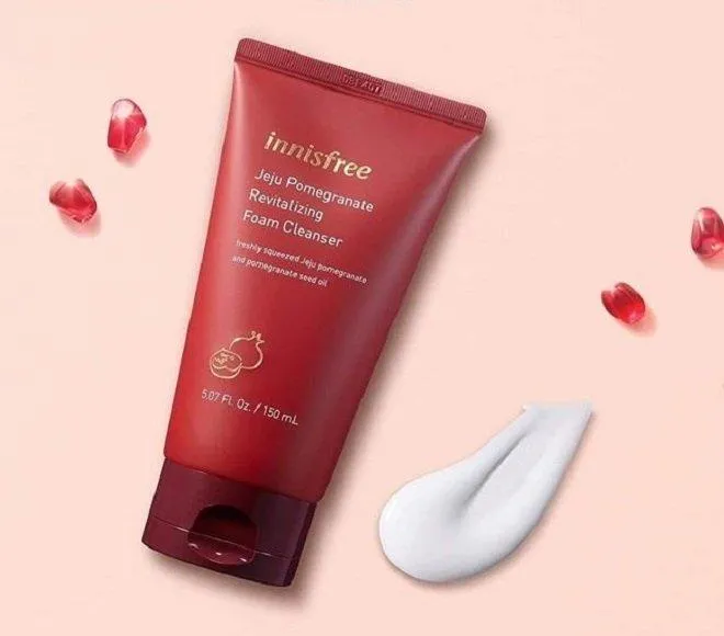 sữa rửa mặt ngăn ngừa lão hóa da Innisfree Jeju Pomegranate Revitalizing Foam Cleanser (ảnh: Internet)