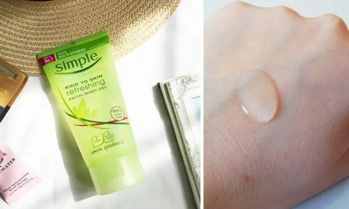 Sữa rửa mặt Simple Kind To Skin Refreshing Facial Wash Gel có dạng gel trong, ít tạo bọt (Ảnh: Internet)