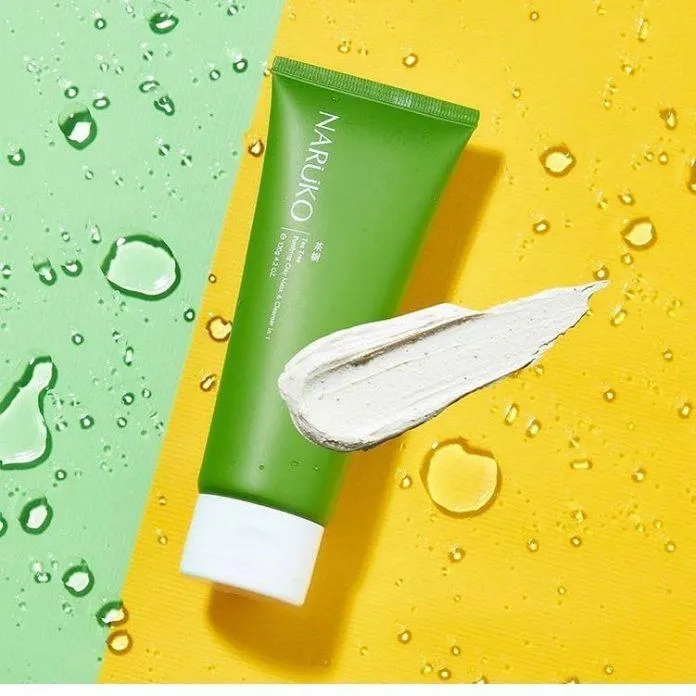 Sữa rửa mặt đất sét tràm trà Naruko Tea Tree Purifying Clay Mask and Cleanser in 1 có chứa các hạt scrub li ti, có tác dụng tẩy tế bào chết (Nguồn: Internet)