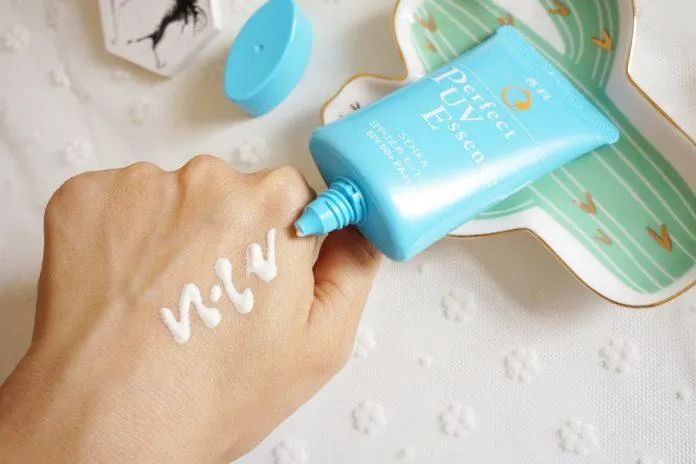 Senka Perfect UV Essence với thành phần tốt mang lại vẻ đẹp cho da bạn. ( Nguồn: internet)