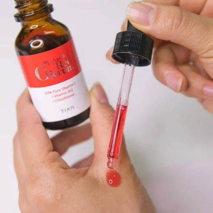 Tiam My Signature Red C Serum giúp da khỏe và căng bóng, sáng màu hơn. (nguồn: Internet)