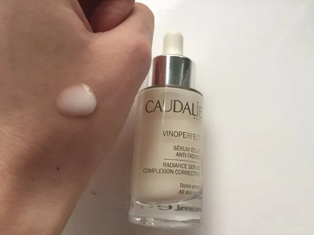 Review serum trị thâm mụn cho da nhạy cảm Caudalie Vinoperfect Radiance Serum Complexion Correcting