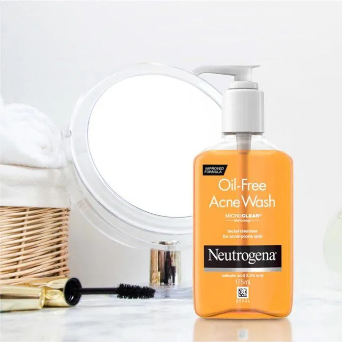 Sữa rửa mặt dành cho da mụn Neutrogena Oil Free Acne Wash (ảnh: internet)