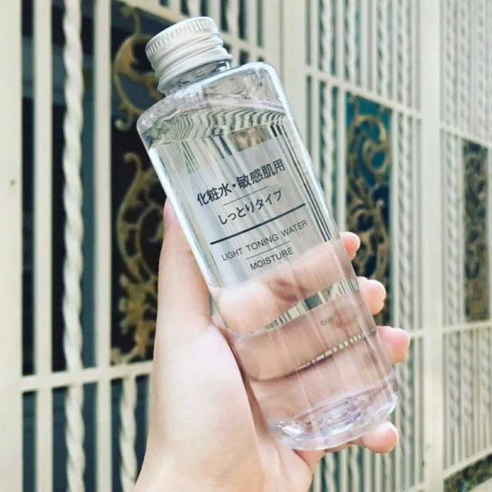 Muji Light-Toning Water Moisture (Nguồn: Internet).